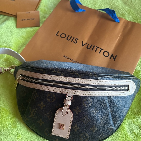 Louis Vuitton Monogram Brown and Black Sling Bag - Picture 4 of 6
